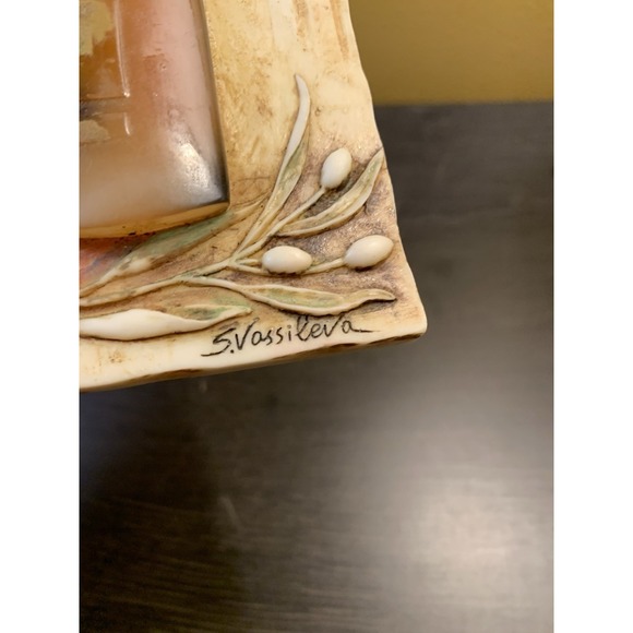 S Vassileva 3D Resin Hanging Wall Plaque Wine Bottle Grapes Bar Food 6" X 5" - Picture 3 of 6